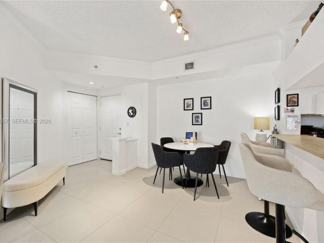 Apartment for sale  Unit #1810 - photo 7512645