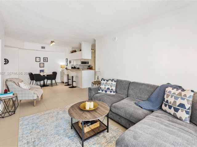 Apartment for sale  Unit #1810 - photo 7512647