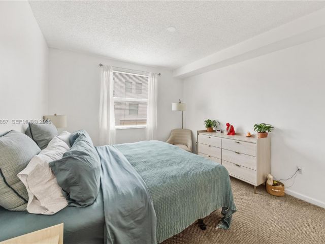 Apartment for sale  Unit #1810 - photo 7512656