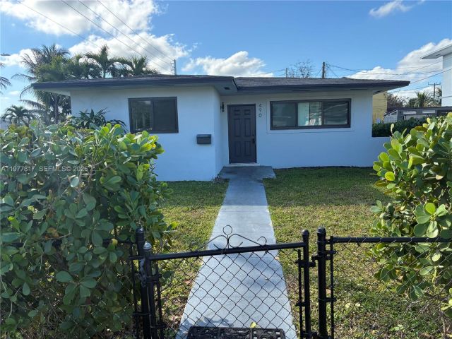 3-bedroom home for rent in North Miami Beach - 490 NE 170th St - MondialRealty