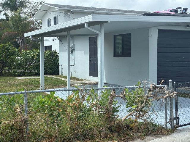 3-bedroom home for rent in North Miami Beach - 490 NE 170th St - MondialRealty