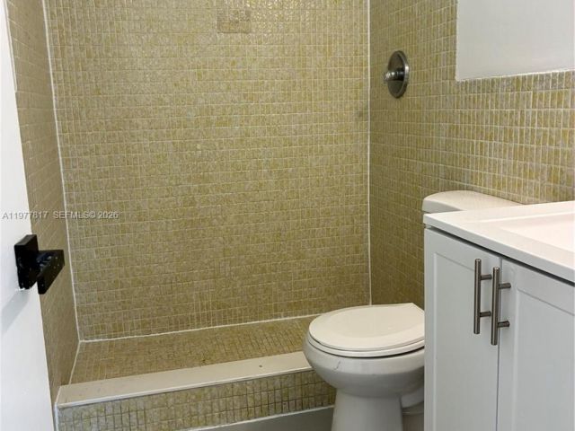 3-bedroom home for rent in North Miami Beach - 490 NE 170th St - MondialRealty