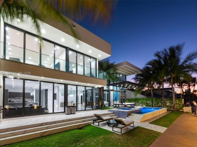 Home for rent at 3367 NE 168th St __ - photo 7481116