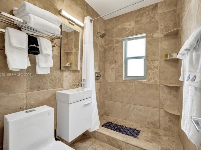 Home for rent at 3305 NE 16th Ct - photo 7518292