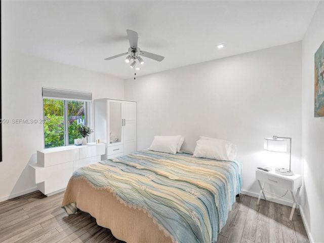 Home for rent at 3305 NE 16th Ct - photo 7518298