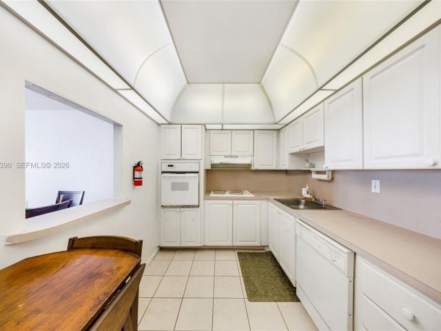 Apartment for sale  Unit #502 - photo 7491944