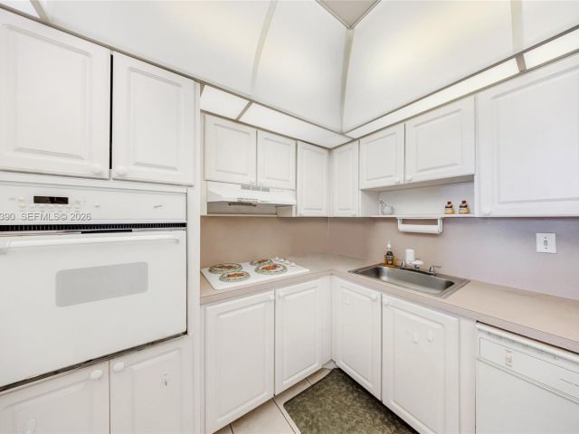 Apartment for sale  Unit #502 - photo 7491945