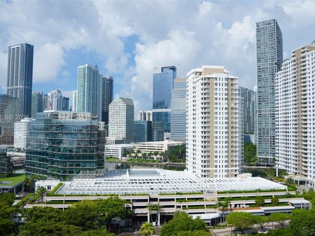 Apartment for sale  Unit #1711 - photo 7469788