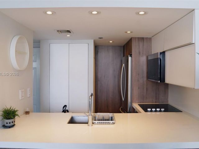 Apartment for sale  Unit #1711 - photo 7469793