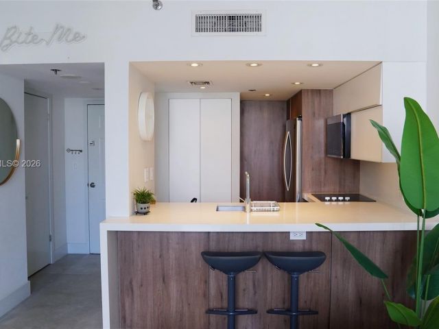 Apartment for sale  Unit #1711 - photo 7469794