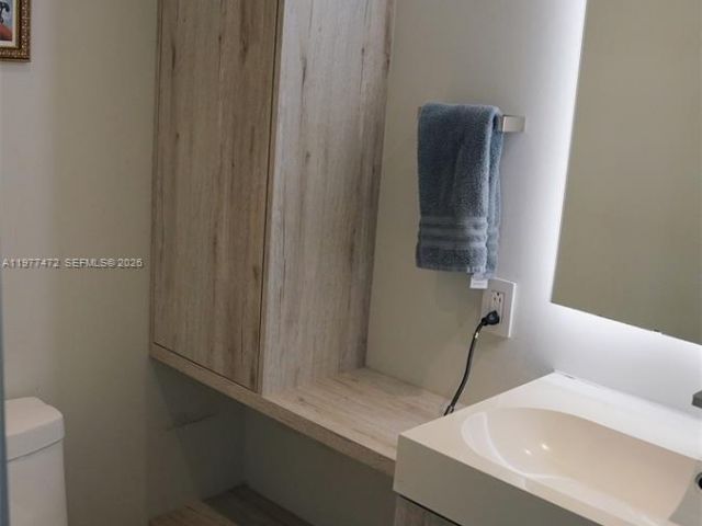 Apartment for sale  Unit #1711 - photo 7469797