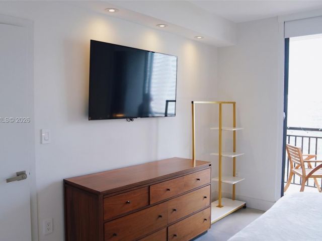 Apartment for sale  Unit #1711 - photo 7469807