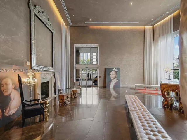 2-bedroom condo for rent in Miami - 495 Brickell Ave 2804 - MondialRealty
