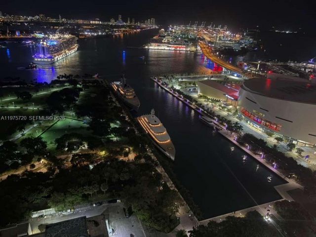 Apartment for sale  Unit #3704 - photo 7467367