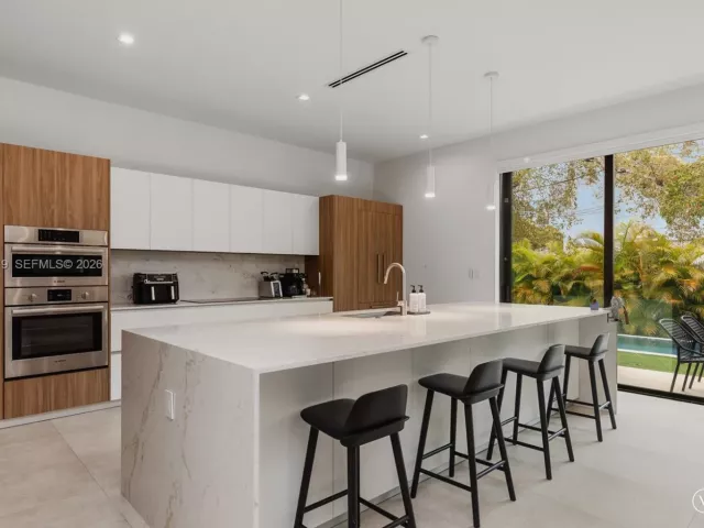 4-bedroom home for sale in Miami - 2225 SW 18th Ave - MondialRealty