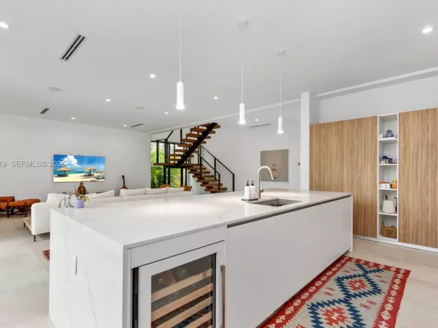 4-bedroom home for sale in Miami - 2225 SW 18th Ave - MondialRealty