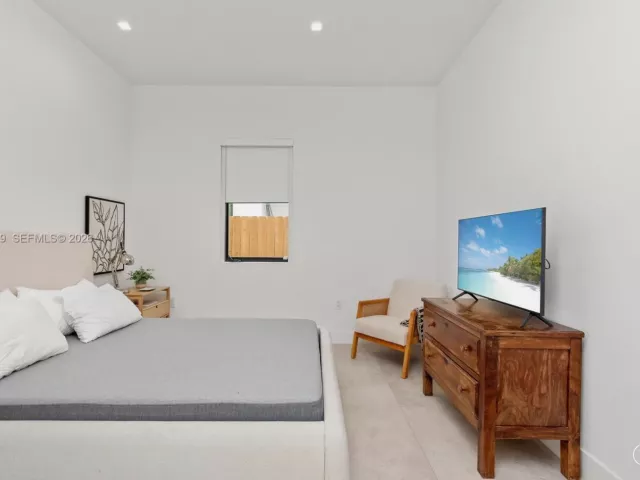 4-bedroom home for sale in Miami - 2225 SW 18th Ave - MondialRealty