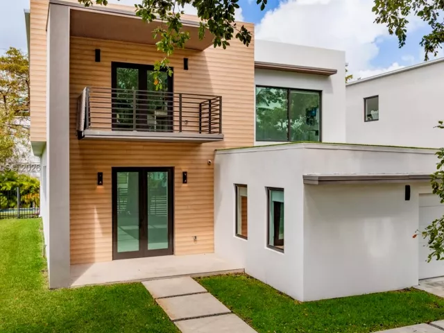 4-bedroom home for sale in Miami - 2225 SW 18th Ave - MondialRealty