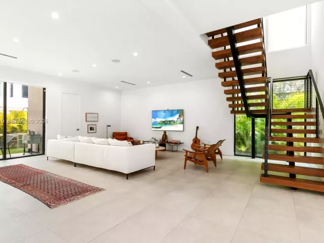 4-bedroom home for sale in Miami - 2225 SW 18th Ave - MondialRealty