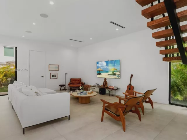 4-bedroom home for sale in Miami - 2225 SW 18th Ave - MondialRealty