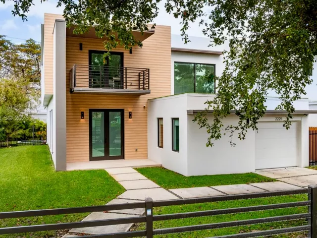 4-bedroom home for sale in Miami - 2225 SW 18th Ave - MondialRealty