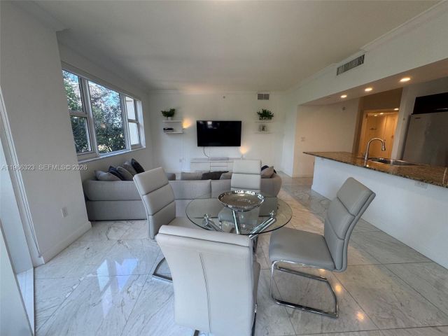 Apartment for rent  Unit #208 - photo 7506560