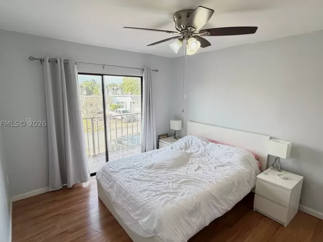 3-bedroom home for sale in Miami - 11249 SW 33rd Cir Pl - MondialRealty