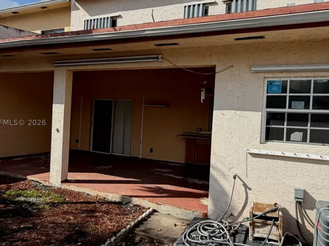 3-bedroom home for sale in Miami - 11249 SW 33rd Cir Pl - MondialRealty
