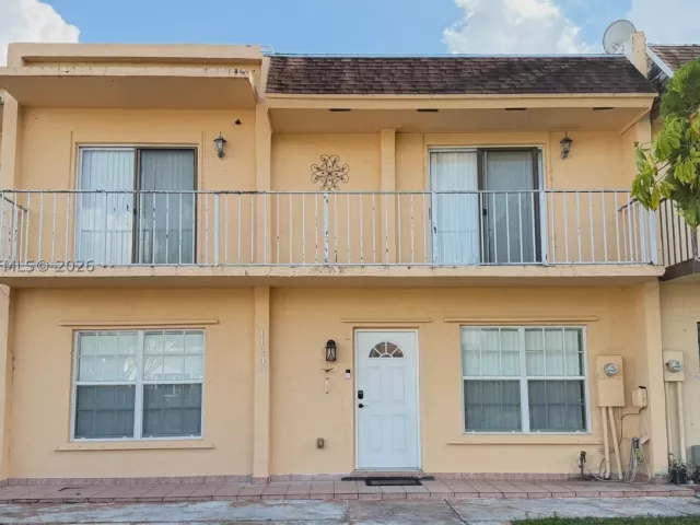 3-bedroom home for sale in Miami - 11249 SW 33rd Cir Pl - MondialRealty