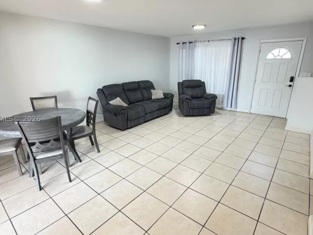 3-bedroom home for sale in Miami - 11249 SW 33rd Cir Pl - MondialRealty