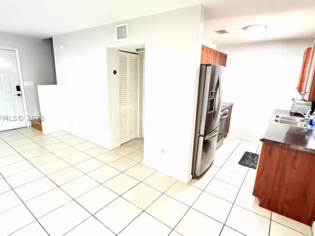 3-bedroom home for sale in Miami - 11249 SW 33rd Cir Pl - MondialRealty