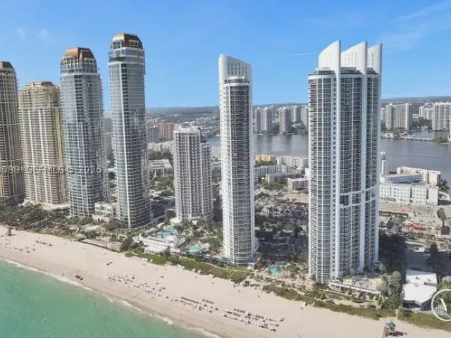 2-bedroom condo for sale in Sunny Isles Beach - 18201 Collins Ave 1202 - MondialRealty