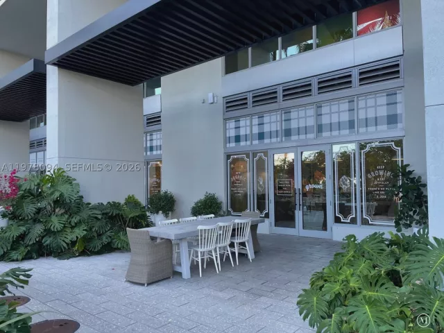 2-bedroom condo for rent in Miami Beach - 1500 Bay Rd 524S - MondialRealty