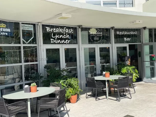 2-bedroom condo for rent in Miami Beach - 1500 Bay Rd 524S - MondialRealty