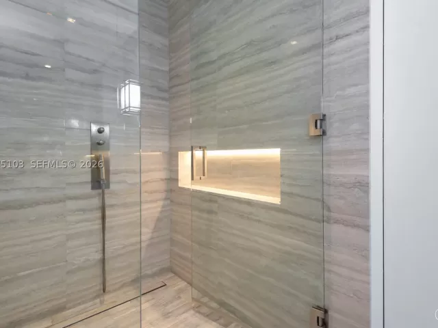 3-bedroom condo for sale in Sunny Isles Beach - 18975 Collins Ave 801 - MondialRealty