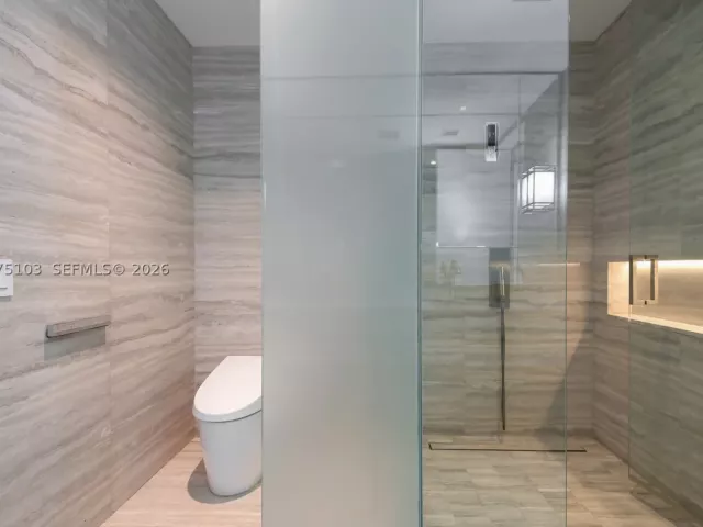3-bedroom condo for sale in Sunny Isles Beach - 18975 Collins Ave 801 - MondialRealty