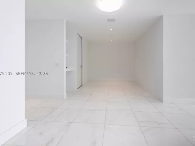 3-bedroom condo for sale in Sunny Isles Beach - 18975 Collins Ave 801 - MondialRealty