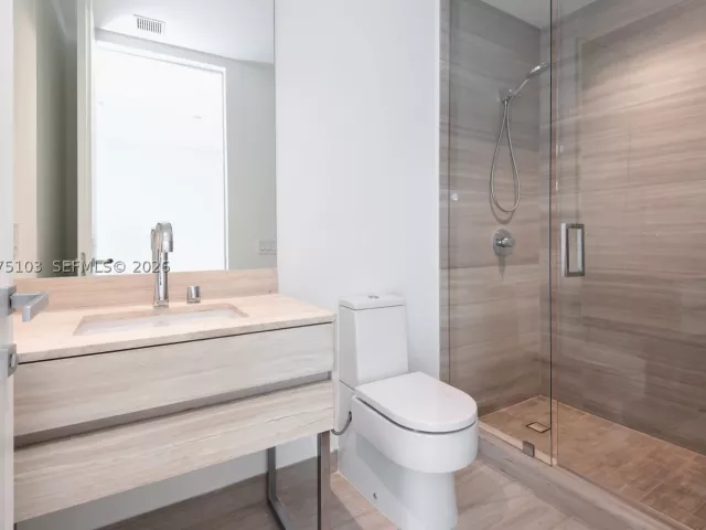 3-bedroom condo for sale in Sunny Isles Beach - 18975 Collins Ave 801 - MondialRealty