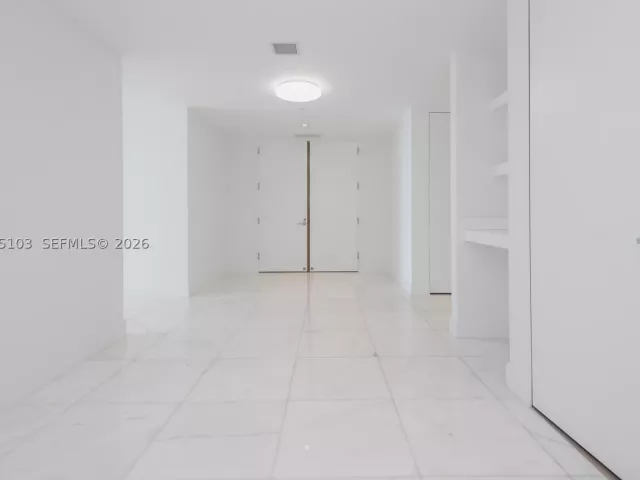 3-bedroom condo for sale in Sunny Isles Beach - 18975 Collins Ave 801 - MondialRealty