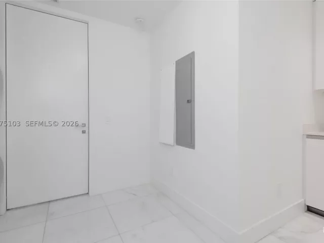 3-bedroom condo for sale in Sunny Isles Beach - 18975 Collins Ave 801 - MondialRealty