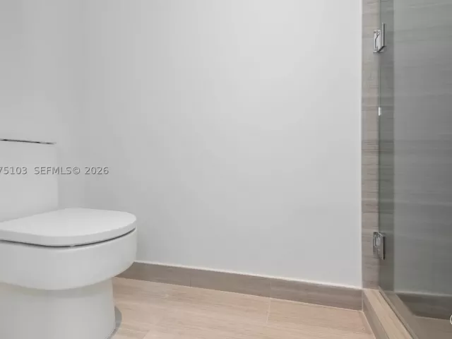 3-bedroom condo for sale in Sunny Isles Beach - 18975 Collins Ave 801 - MondialRealty