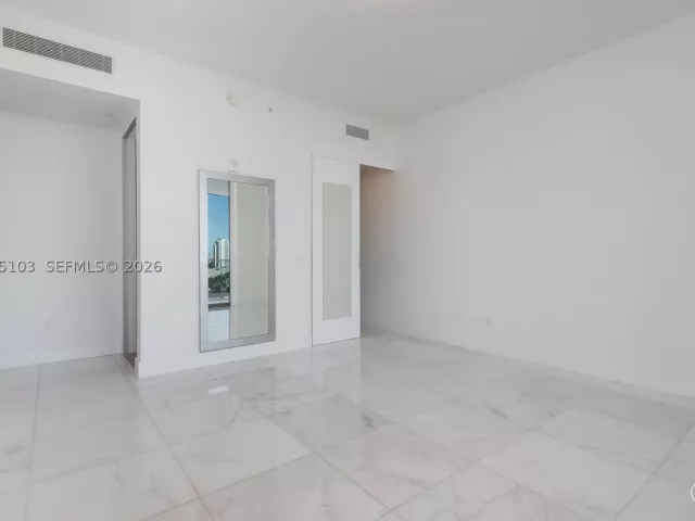 3-bedroom condo for sale in Sunny Isles Beach - 18975 Collins Ave 801 - MondialRealty