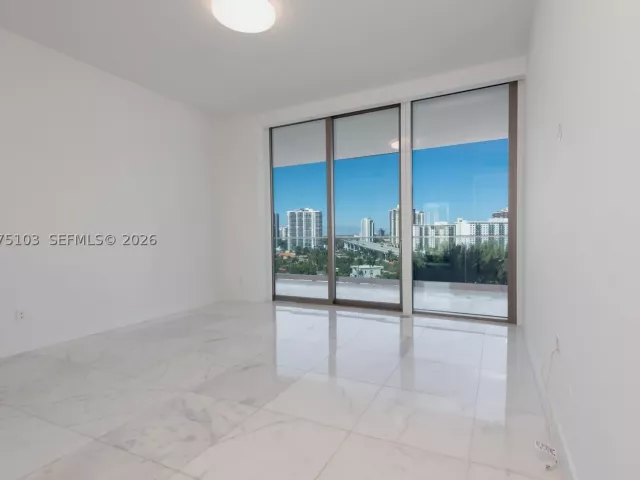3-bedroom condo for sale in Sunny Isles Beach - 18975 Collins Ave 801 - MondialRealty