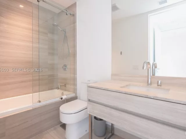 3-bedroom condo for sale in Sunny Isles Beach - 18975 Collins Ave 801 - MondialRealty