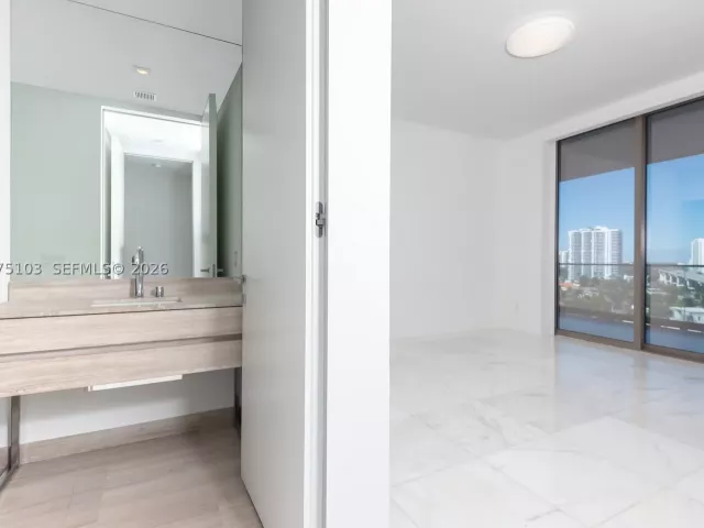 3-bedroom condo for sale in Sunny Isles Beach - 18975 Collins Ave 801 - MondialRealty
