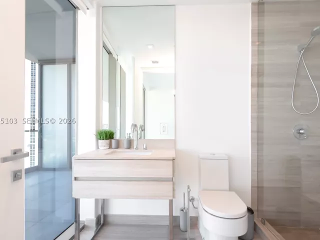 3-bedroom condo for sale in Sunny Isles Beach - 18975 Collins Ave 801 - MondialRealty