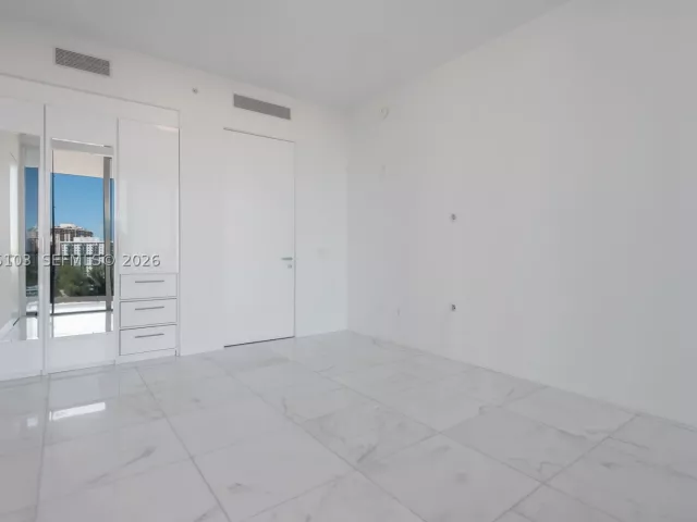 3-bedroom condo for sale in Sunny Isles Beach - 18975 Collins Ave 801 - MondialRealty
