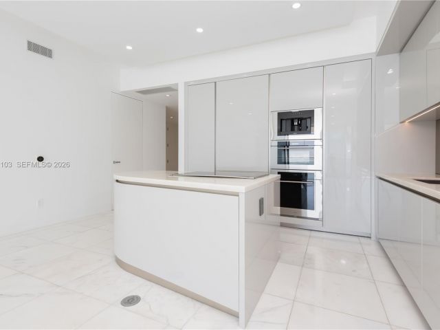 Apartment for sale  Unit #801 - photo 7495665