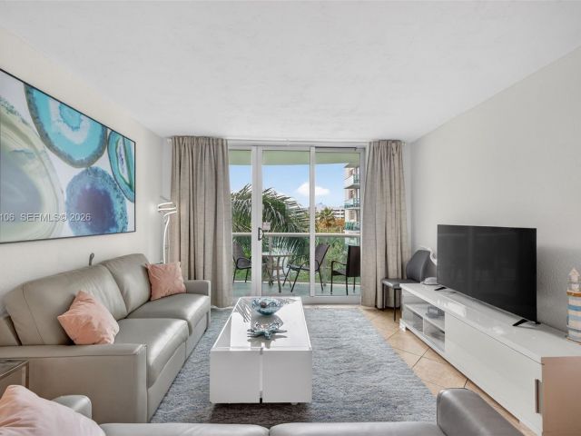 Apartment for rent  Unit #4R - photo 7479233