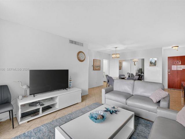 Apartment for rent  Unit #4R - photo 7479235